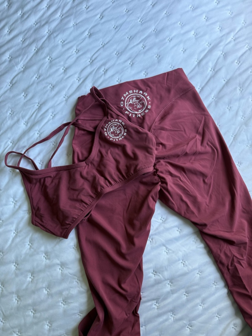 Gymshark Legacy Back Gains Sports Bra and Logo Leggings Set